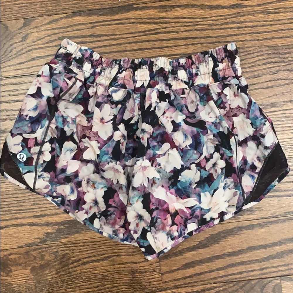 Limited Edition Lululemon Hotty Hot Short I *2.5